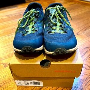 Merrell Kids Moab Flight Low Hike Sneakers, Great condition.